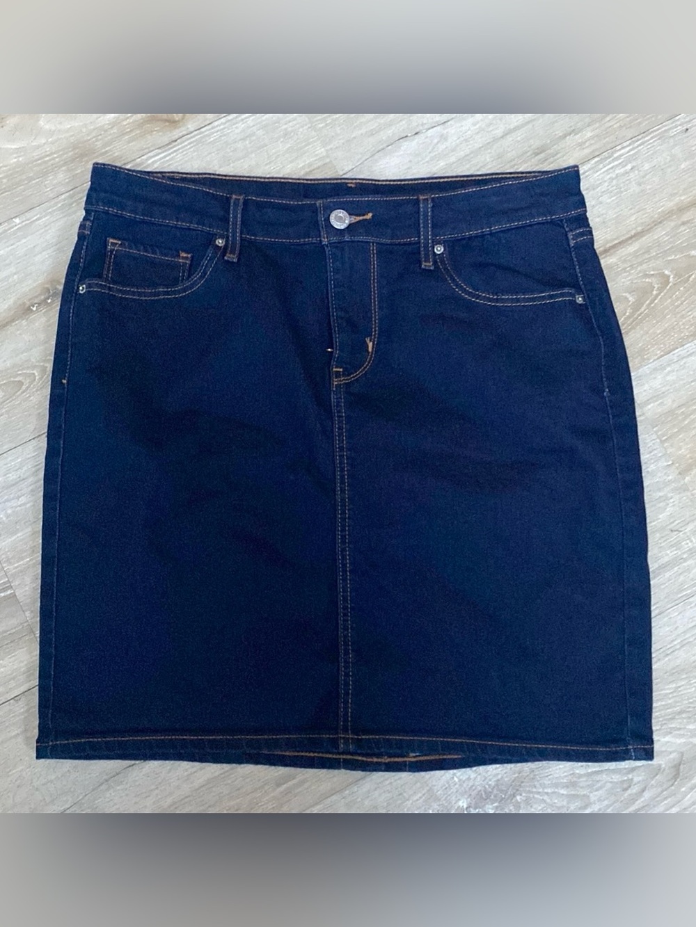Levi's denim skirt size 29